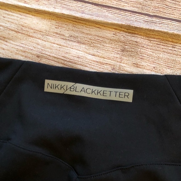 Gymshark Nikki Blackketter Leggings - Picture 8 of 11